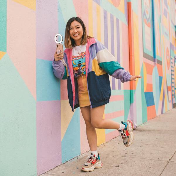 黄色仓库心理顾问